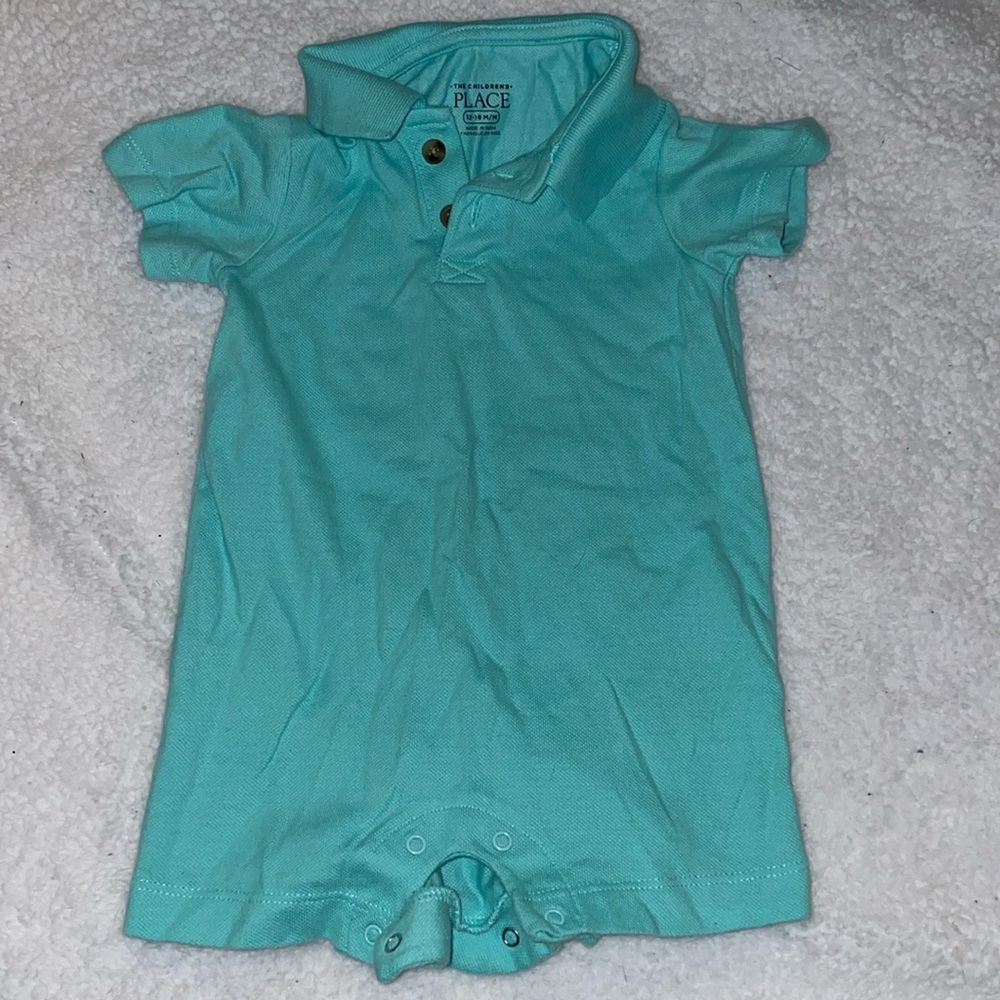 EUC The Children’s place outfit size 12-18 months